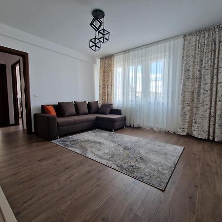 Downtown Apartment Râmnicu Vâlcea Exteriör bild